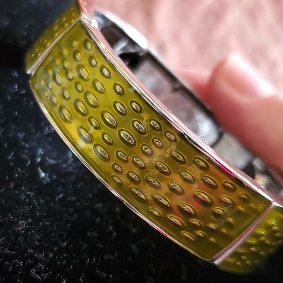 Lia Sophia silvertone lime green stretch bracelet - Picture 1 of 9